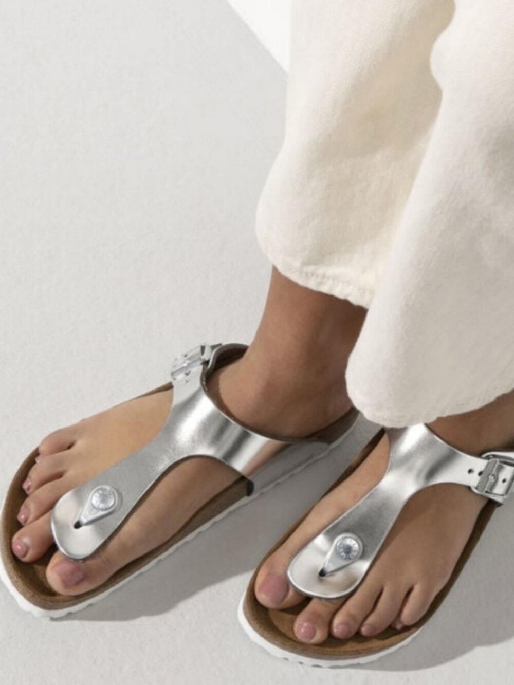 Birkenstock Gizeh Soft Footbed Sandal In Silver Metallic size 39/8